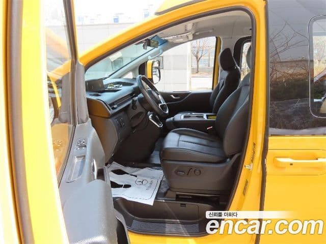 Hyundai Staria 15인승, 2023 7