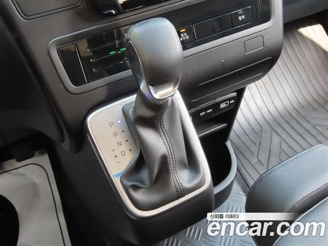 Hyundai Staria 15인승, 2023 9