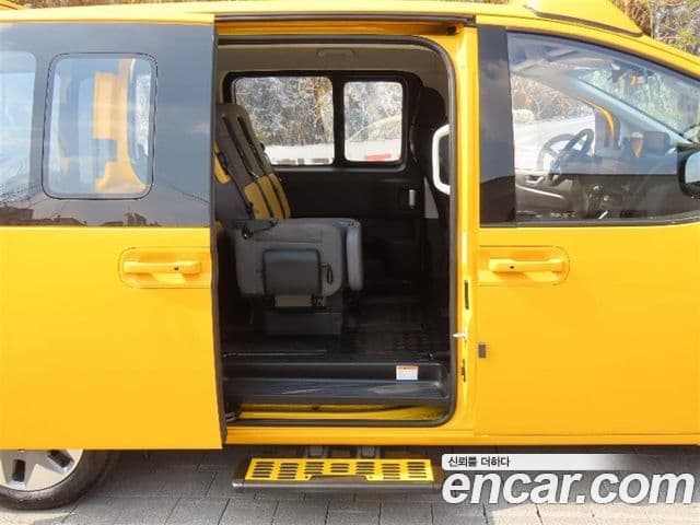 Hyundai Staria 15인승, 2023 10