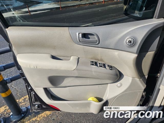 Kia Grand Carnival LPI GX, 2008 12