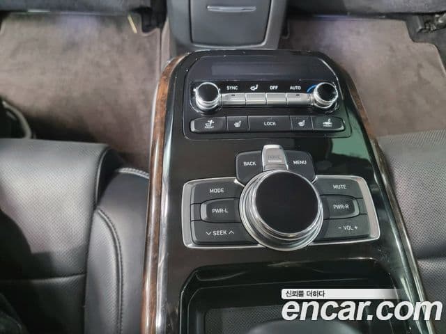 Genesis EQ900 Premium Luxury, 2016 17