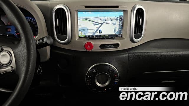 Nissan 큐브 Z12, 2013 16