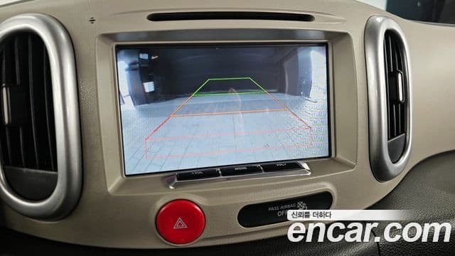 Nissan 큐브 Z12, 2013 17