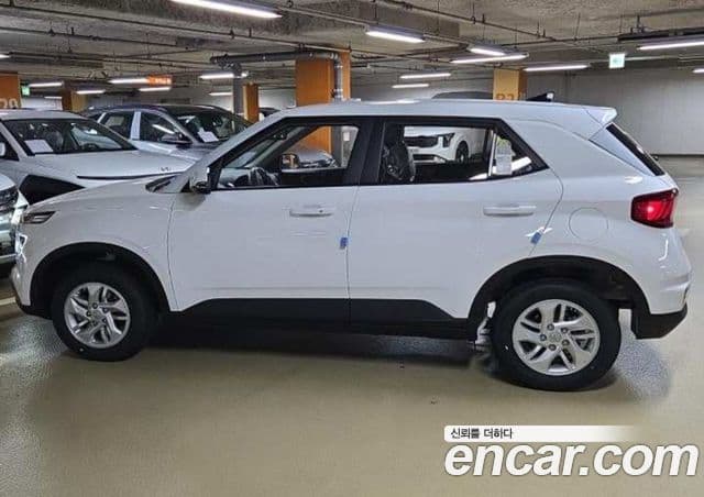 Hyundai Venue Premium, 2026 все фото