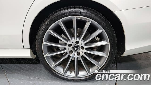 Mercedes-Benz E-класс W213 AMG Line, 2019 все фото