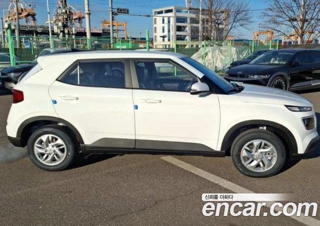 Hyundai Venue Premium, 2026 все фото