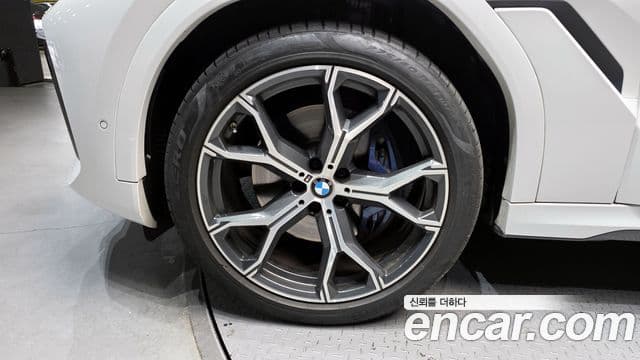 BMW X6 (G06) xDrive40i M Sport, 2023 все фото