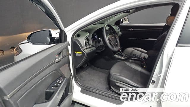 Hyundai Avante AD 1.6 GDI Value Plus, 2018 10