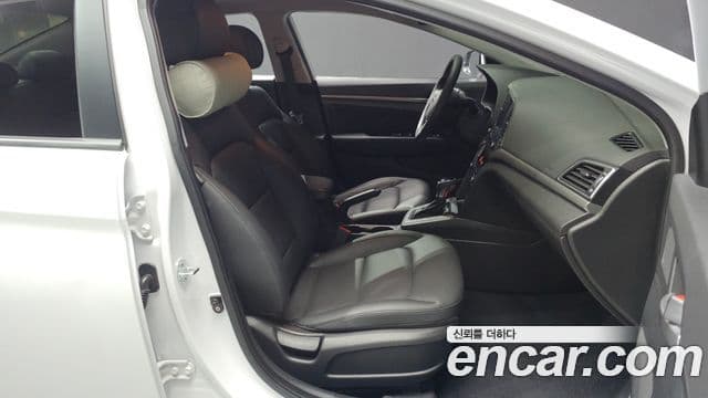 Hyundai Avante AD 1.6 GDI Value Plus, 2018 11