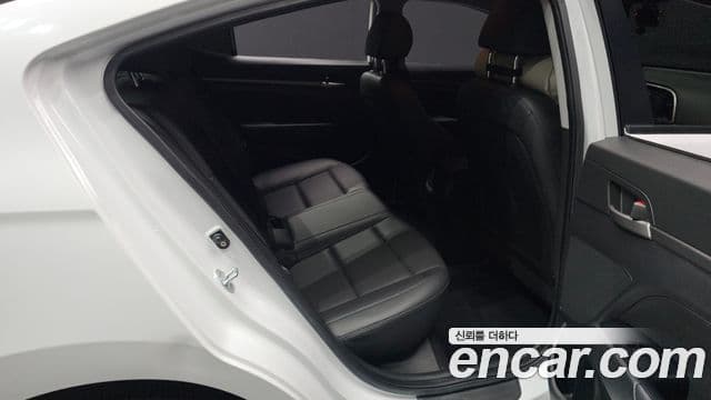 Hyundai Avante AD 1.6 GDI Value Plus, 2018 12