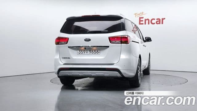 Kia All New Carnival Luxury, 2018 4