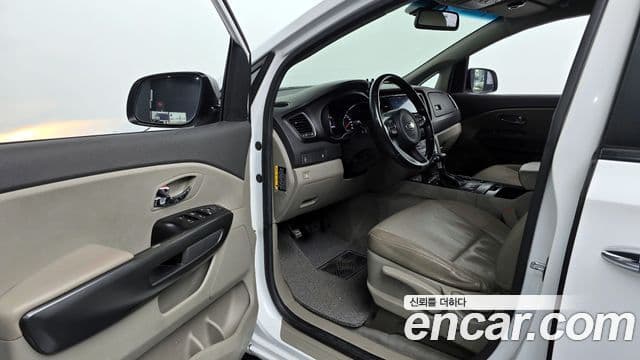 Kia All New Carnival Luxury, 2018 11