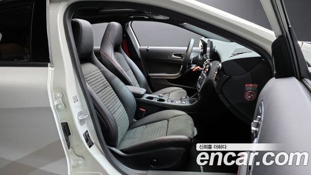 Mercedes-Benz A-класс W176 A45 AMG 4MATIC, 2016 10