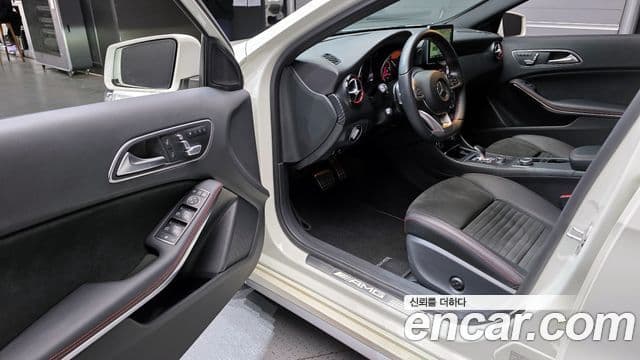 Mercedes-Benz A-класс W176 A45 AMG 4MATIC, 2016 11