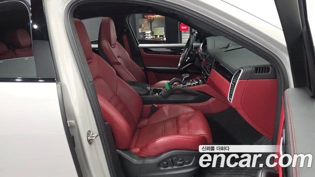 Porsche Cayenne (PO536) 3.0 купе, 2023 11