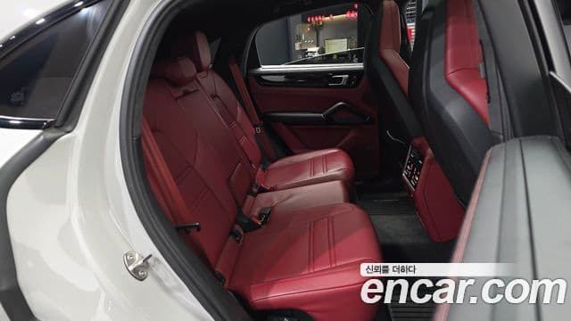 Porsche Cayenne (PO536) 3.0 купе, 2023 12