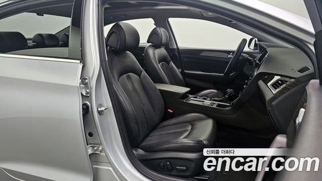 Hyundai LF Sonata Premium, 2015 10