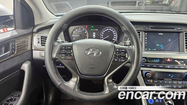 Hyundai LF Sonata Premium, 2015 13