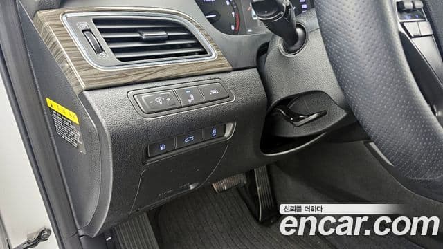 Hyundai LF Sonata Premium, 2015 16