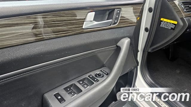 Hyundai LF Sonata Premium, 2015 17