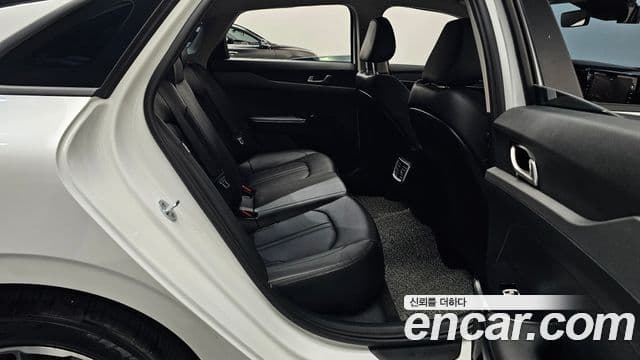 Kia K5 3세대 Trendy, 2022 12