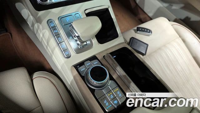 Genesis G90 Premium Luxury, 2021 9