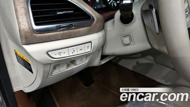 Genesis G90 Premium Luxury, 2021 17