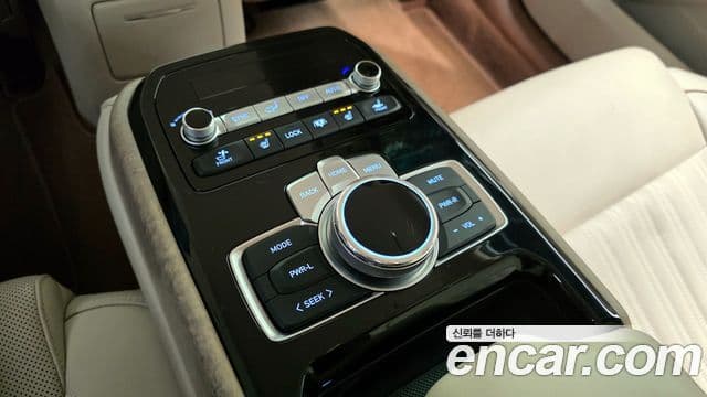 Genesis G90 Premium Luxury, 2021 18