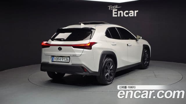 Lexus UX250h, 2024 2