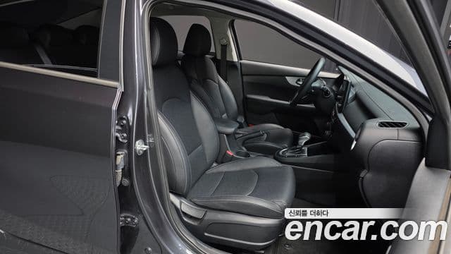 Kia The / новый New K3 2세대 Trendy, 2022 12