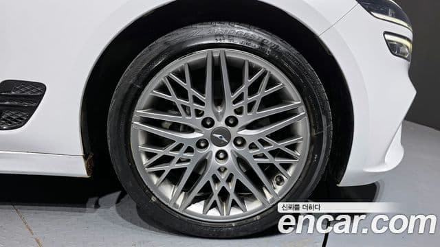 Genesis The / новый New G70, 2021 все фото