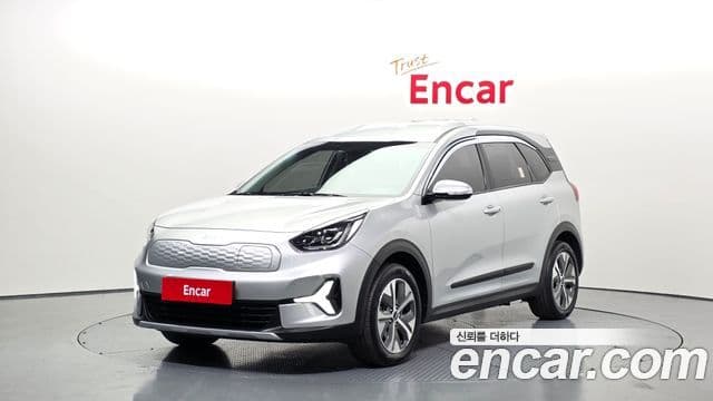 Kia Niro Plus Air (таксомоторный тип), 2023 1