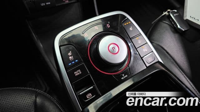 Kia Niro Plus Air (таксомоторный тип), 2023 9