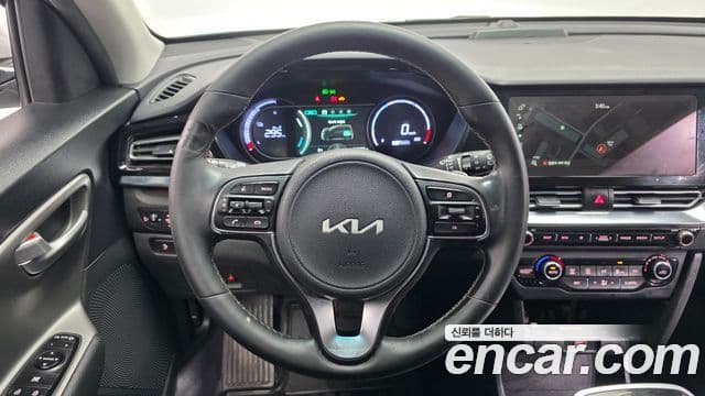 Kia Niro Plus Air (таксомоторный тип), 2023 13