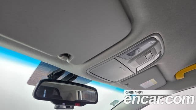 Kia Niro Plus Air (таксомоторный тип), 2023 19