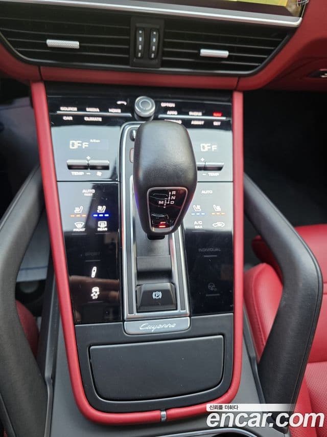 Porsche Cayenne (PO536) 3.0 купе, 2020 15