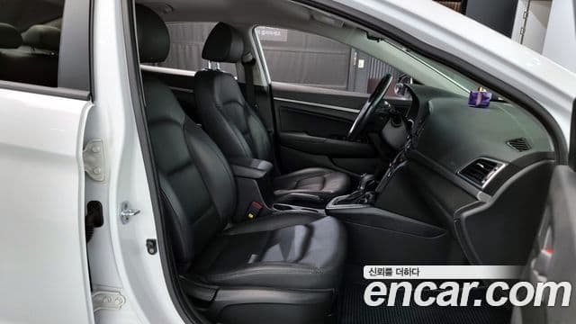 Hyundai Avante AD 1.6 GDI Smart, 2016 10