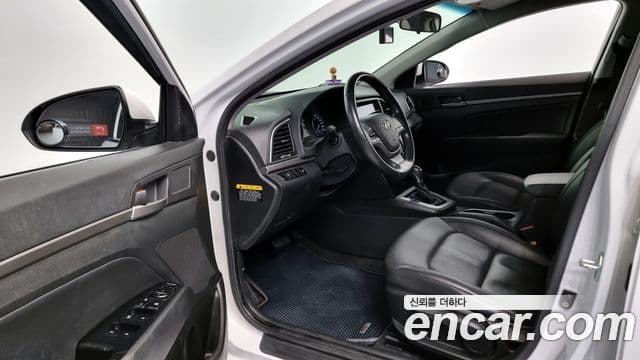 Hyundai Avante AD 1.6 GDI Smart, 2016 11