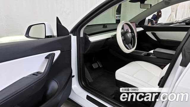 Tesla модель Y Long Range AWD, 2022 10