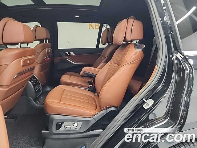 BMW X7 (G07) xDrive 40i M Sport 6인승, 2025 11