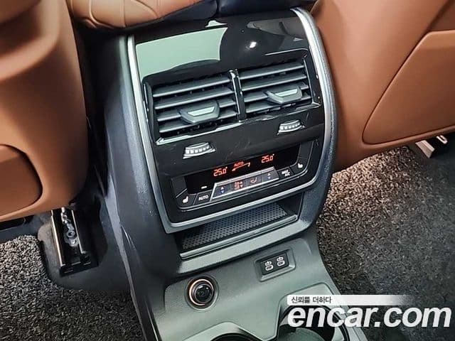 BMW X7 (G07) xDrive 40i M Sport 6인승, 2025 13