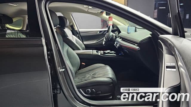 Genesis G80 (RG3) бензин 2.5 турбо 2WD, 2023 10