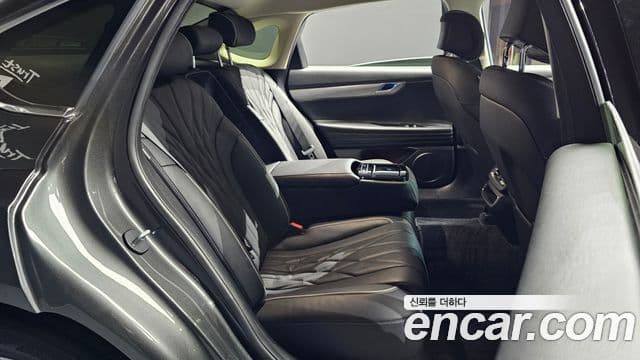 Genesis G80 (RG3) бензин 2.5 турбо 2WD, 2023 12