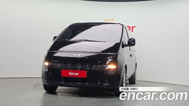 Hyundai Staria Modern, 2023 3
