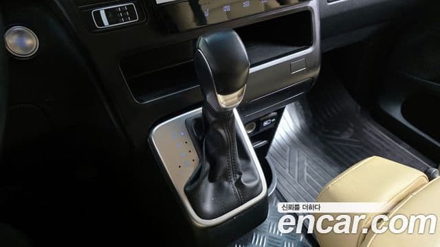 Hyundai Staria Modern, 2023 9