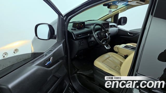 Hyundai Staria Modern, 2023 10