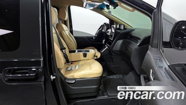 Hyundai Staria Modern, 2023 11