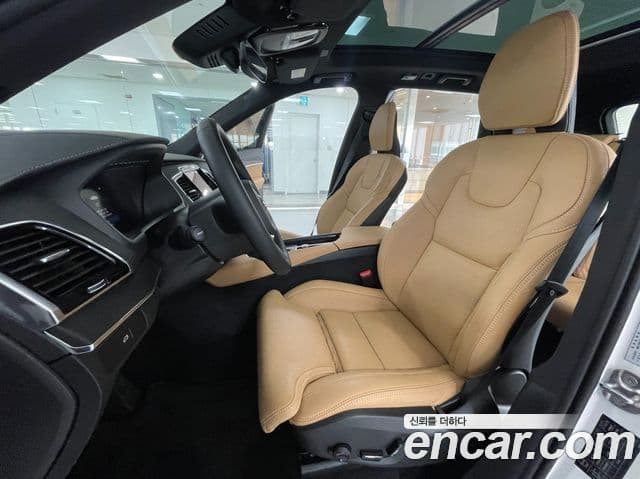 Volvo XC90 2세대 B6 Ultra Bright, 2025 10