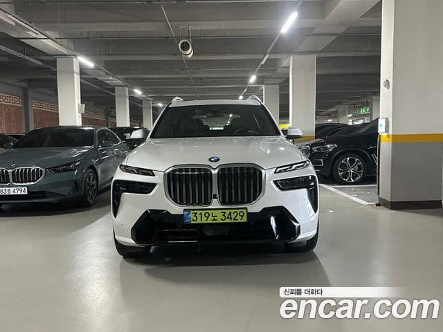 BMW X7 (G07) xDrive 40i M Sport 6인승, 2025 1