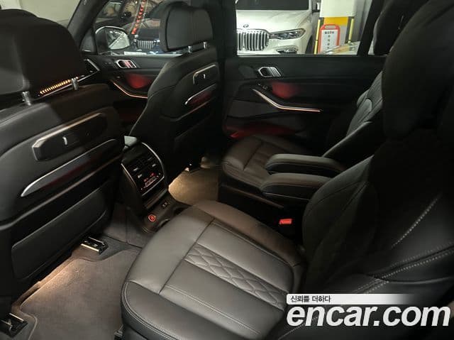BMW X7 (G07) xDrive 40i M Sport 6인승, 2025 7